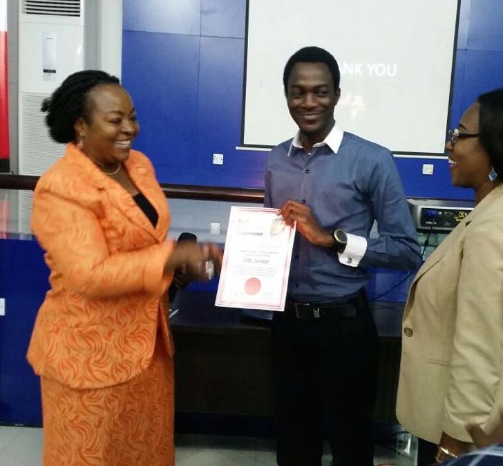 femi-falodun-recieving-digital-pr-ambassadorship-by-nigerian-institute-of-public-relations